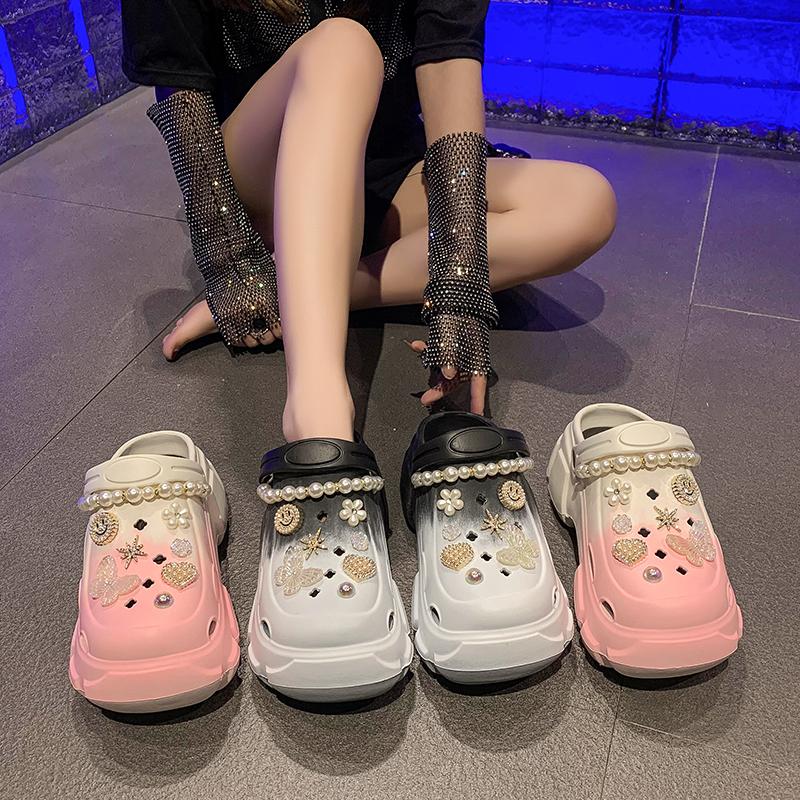 Fashion 2024 New Sandal Slippers DIY Cute Cartoon Clogs Women Mules Summer Beach Sandals Cave Hole Female Garden Shoe For Students Girls