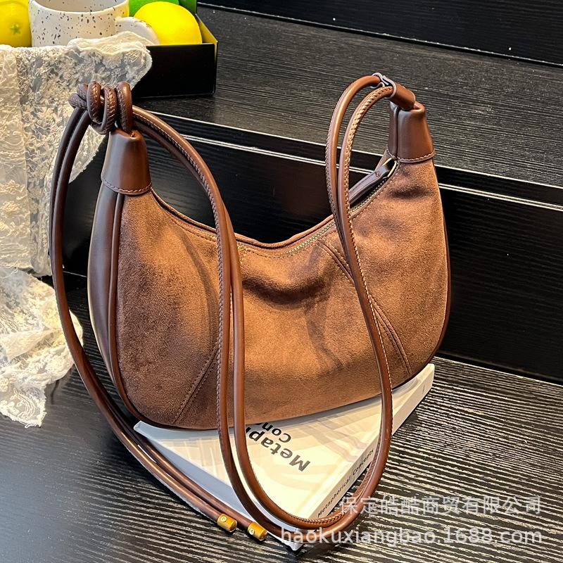 Premium Sense Casual Retro 2025 New Trendy Women's Bags Horns Dumplings Underarm Bags Simple Commuting Large Capacity