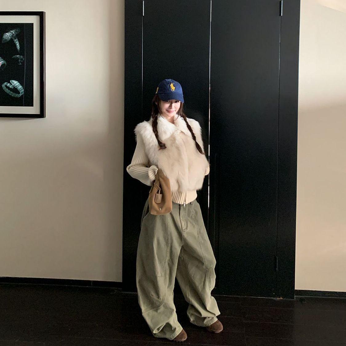 

2025 Autumn/Winter Dopamine Outerwear: Thickened Faux Fox Mint Mambo Vest, Warm & Stylish for Youth Off-White Removable Sleeve (Thin)