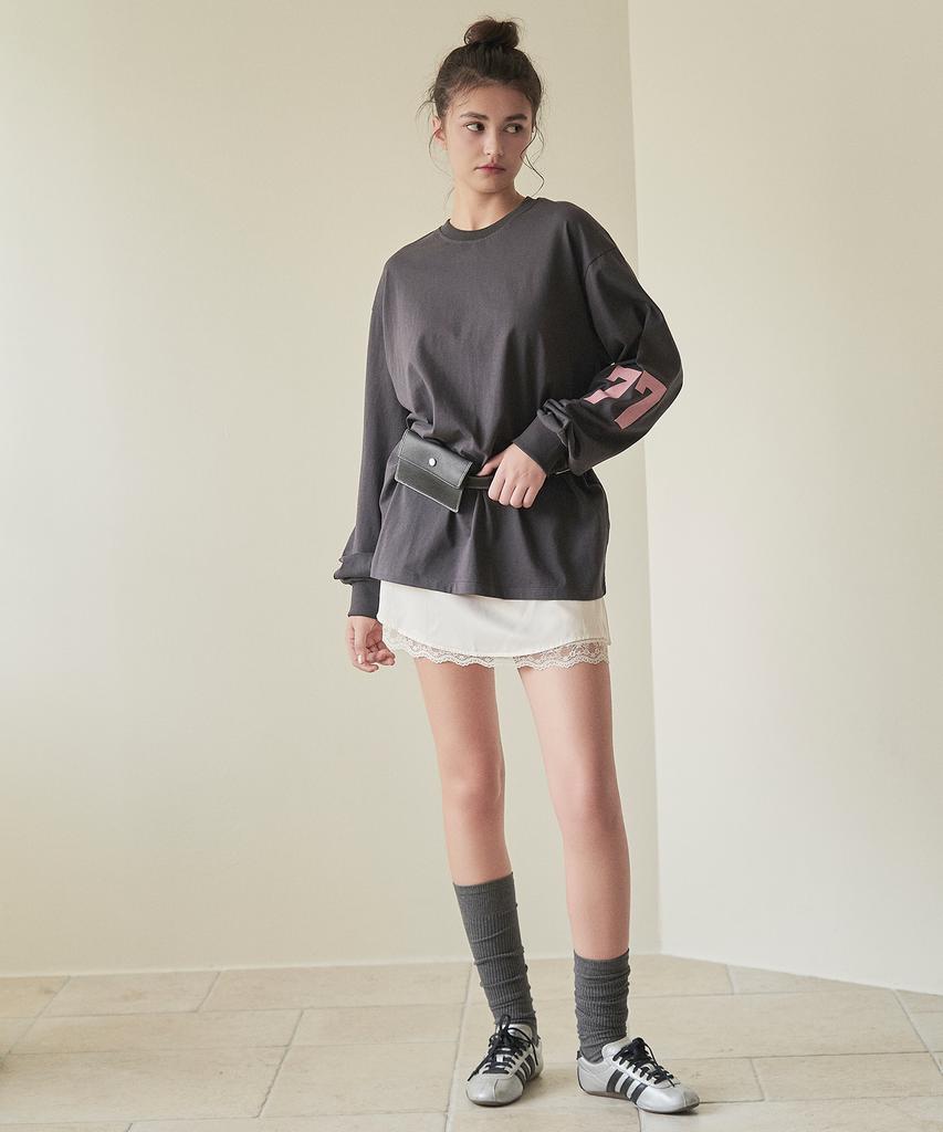 Iteoneolmomeonteu Number Point Loose Long Sleeve Tee _ Charcoal