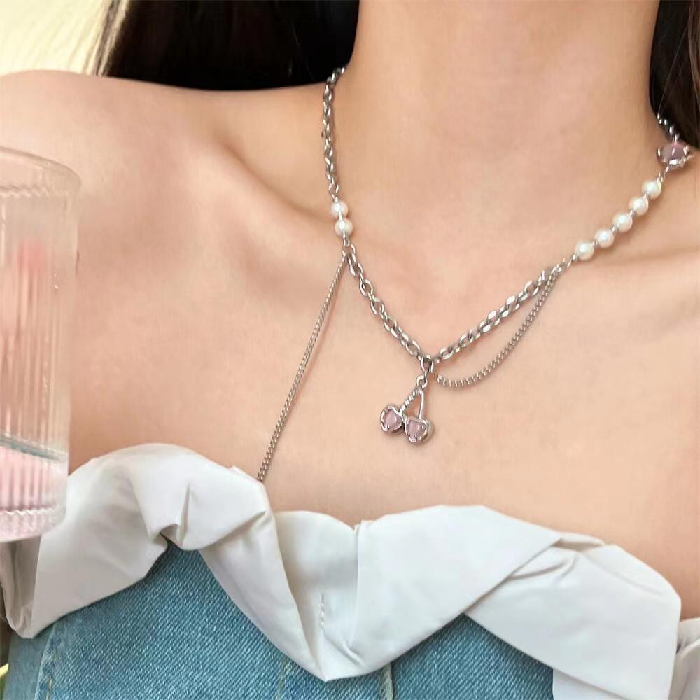 Laurel fairy rabbit zircon necklace female niche design advanced sense cute sweet versatile smart jade rabbit collarbone chain