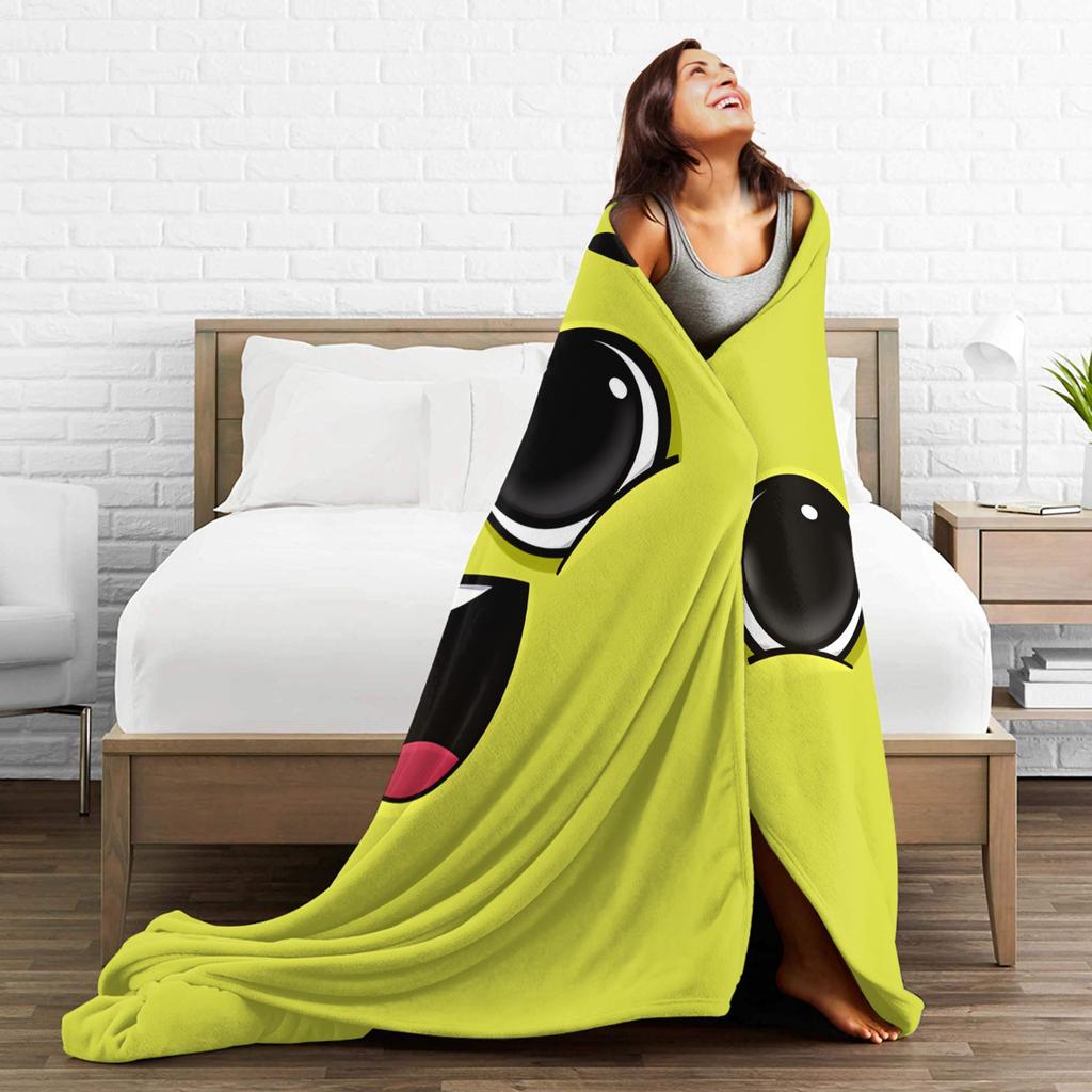 Cartoon Face Meme With Big Eyes Blanket Girls Flannel Bedding Throws For Couch Bed Warm Comfy Design Quality Bedspread Gift