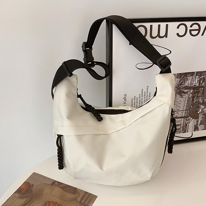 

Vintage Personality Shoulder Bag 2023 Autumn New Casual Commuter Large Capacity Tote Bag Street Fashion Simple Crossbody Bag