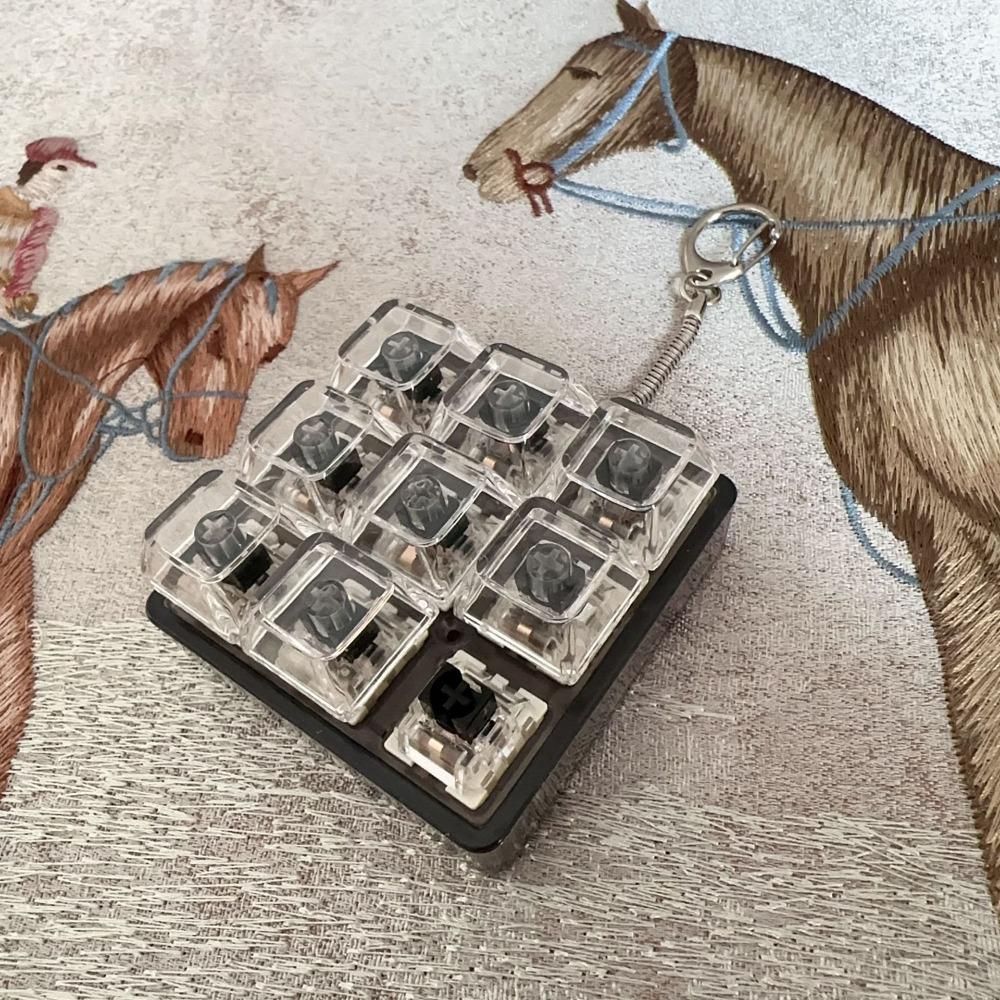 New DIY Keyboard Fidget Keychain Keys Button Relief Stress Clicker Toy Keycap 9Keys Finger Keyboard Cap Adult