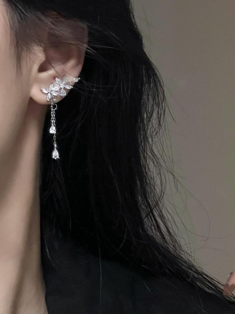 Elegant S925 Silver Pearl Bow Earrings for Women, Fashionable and High-End Design