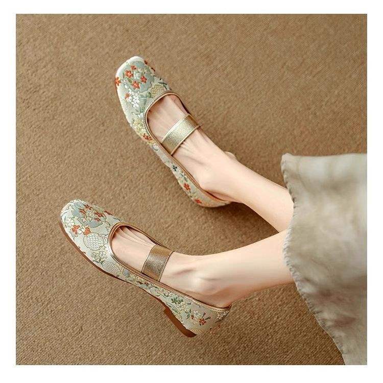 2025 New Autumn Chinese Style Cheongsam Flat-bottomed Hanfu Embroidered Flat Shoes Embroidered Square Head Single Shoes Mary Jane Shoes
