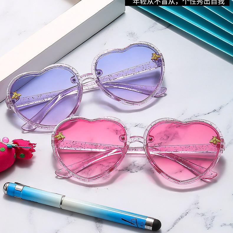 Heart-Shaped Honey Peach Kids' Sunglasses – Trendy Street Style for Round Face Girls
