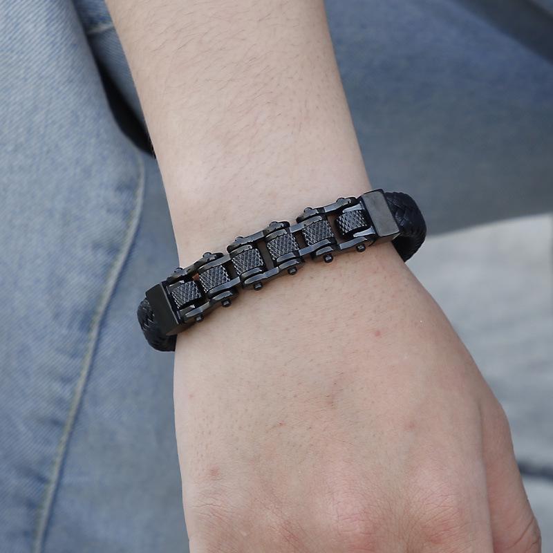European-American Punk Bicycle Chain Titanium Steel Bracelet with Woven Cowhide In Stainless Steel Motorcycle Design.