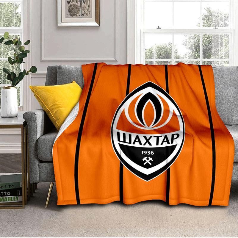 Shakhtar Donetsk Crest Design Blanket Suitable for Sofas, Beds, Offices, And Camping - Perfect Gift for Halloween Christmas