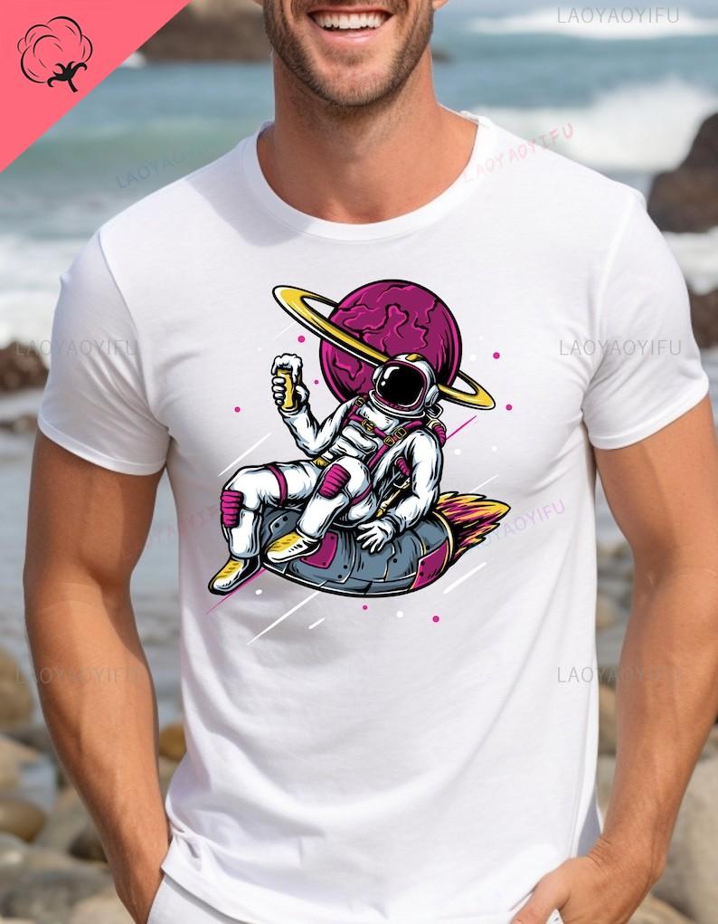 Астронавт в космосе Иллюстрация Космическое путешествие Футболка Уличная одежда Астронавт Графическая футболка Исследование космоса Космическое любопытство Футболка S