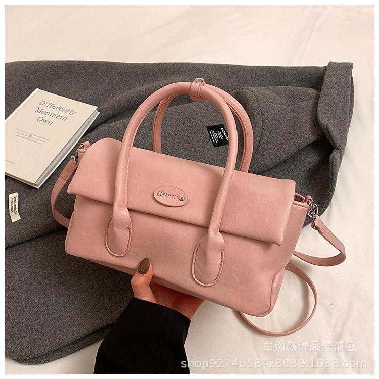

Fashion design portable commuter bag women s 2025 new high-end versatile shoulder bag Korean version messenger bag розовый