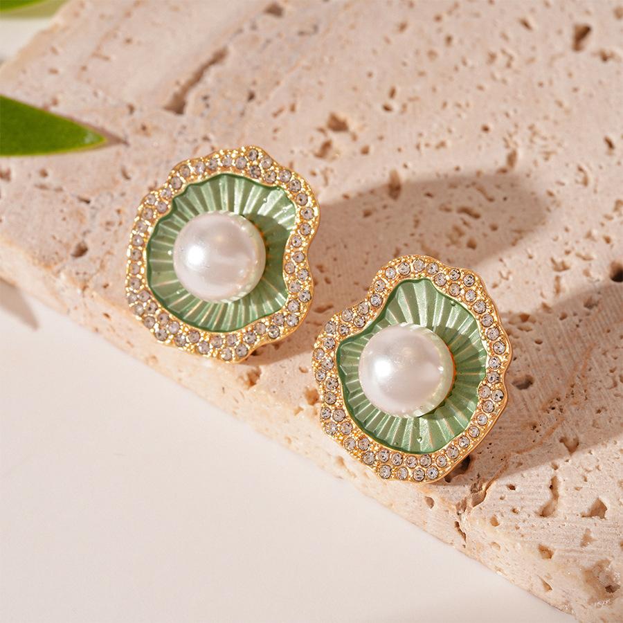 Spray paint with diamonds imitation pearl ruffle edge silver needle earrings fashion temperament earrings