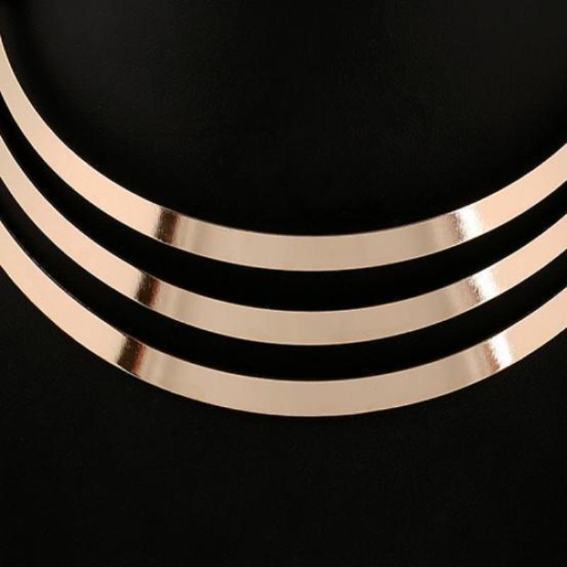 Collier ras du cou en chaîne avec pendentif en demi-cercle exagéré à 3 couches pour femmes
