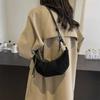 Persalized Croissant Shoulder Bag Velvet Material Zipper Handbag Designer Texture Versatile Dumpling-shaped Mobile Phe Bag