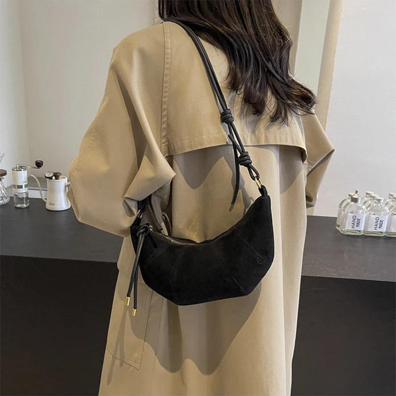 Persalized Croissant Shoulder Bag Velvet Material Zipper Handbag Designer Texture Versatile Dumpling-shaped Mobile Phe Bag