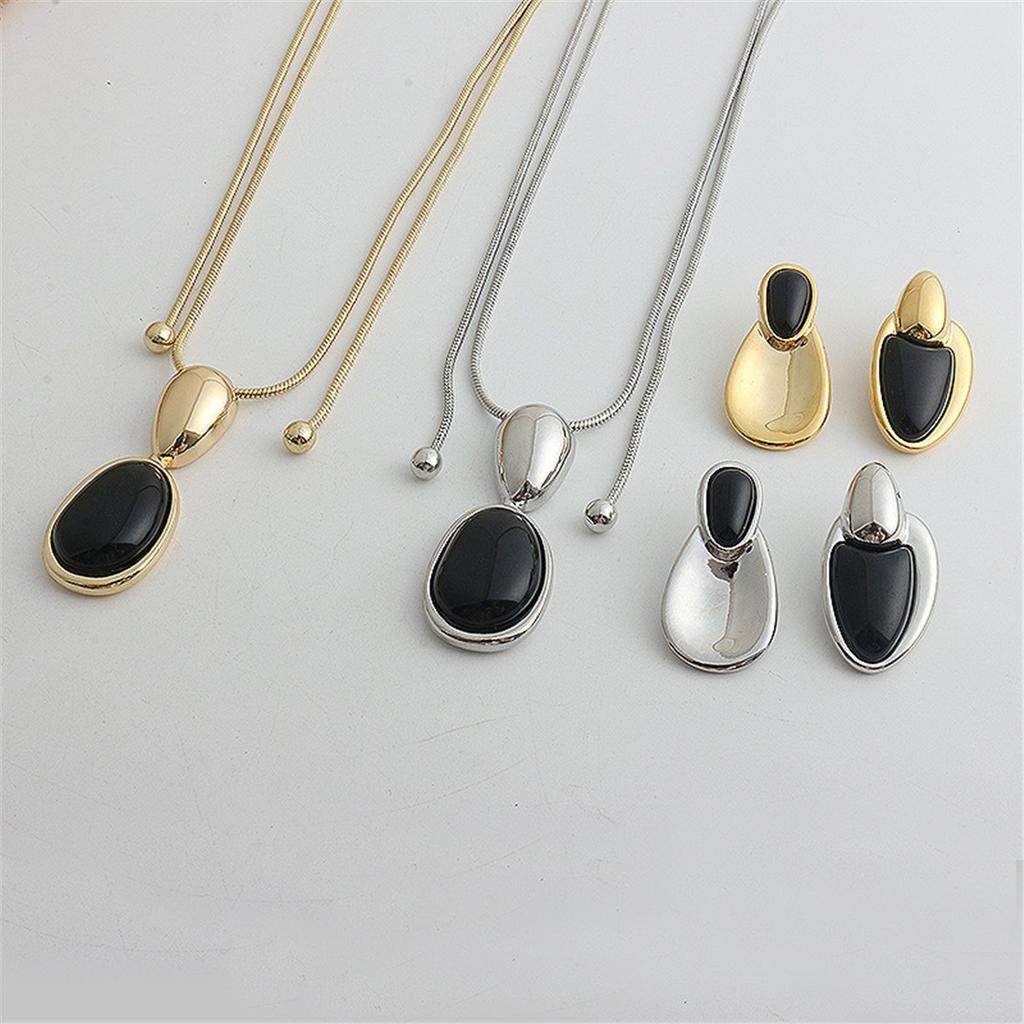 Tooxika Niche Light Luxury Simple High Feeling Onyx Water Drop Necklace Snake Bone Chain Drawstring Sweater Chain Female