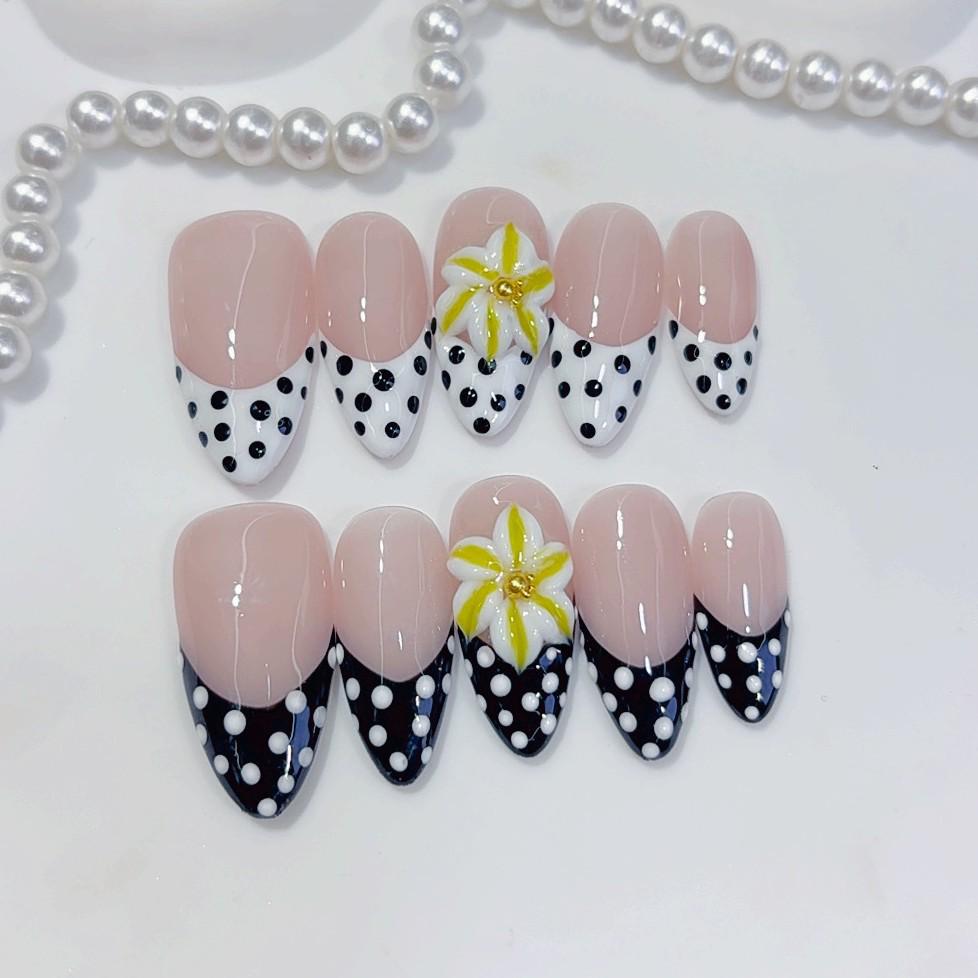 Retro Polka Dot 3D Wearable Nails: Black & White French Design Manicure - Internet Celebrity Style Small