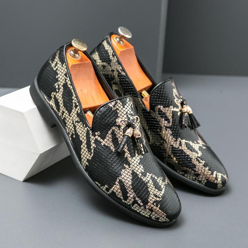 Fashion Brand Pointed Green Tassels Loafers Comfy Man Classic Men Casual Shoes Moccasins Business Affairs Leather Fashion Walking Shoes