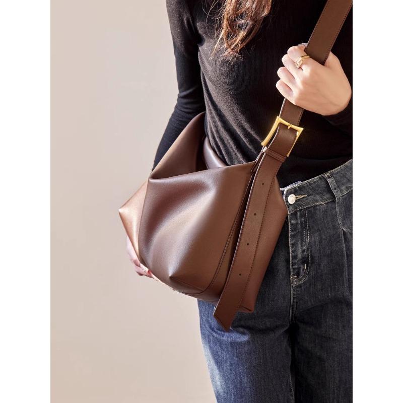Spring new soft leather casual large-capacity tote bag shoulder bag commuter messenger bag women's bag
