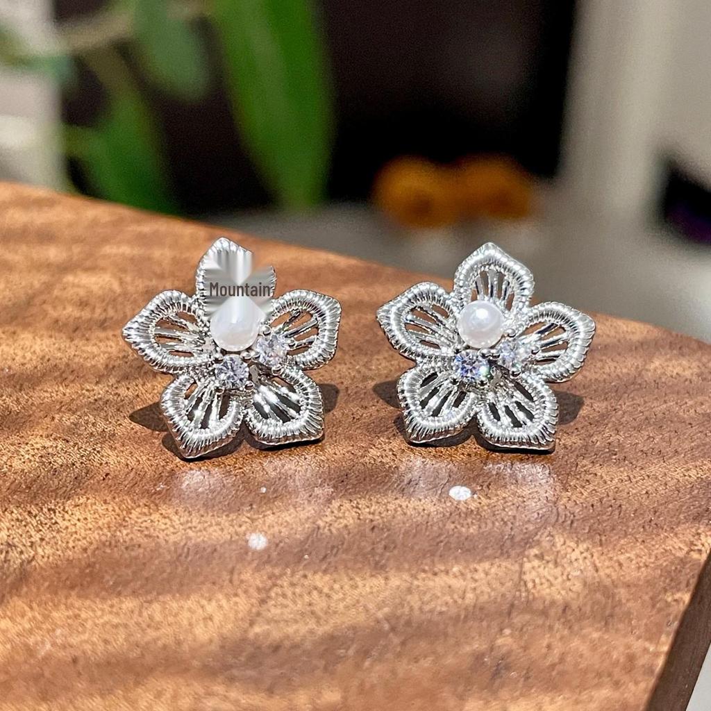 Exquisite Pearl Zirconia Flower Stud Earrings for Women - High-End Fashion Accessories