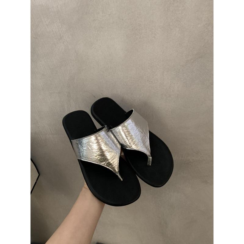 Popular 2025 women's summer round head flat bottom thick bottom comfortable foot flip-flops versatile slippers sandals