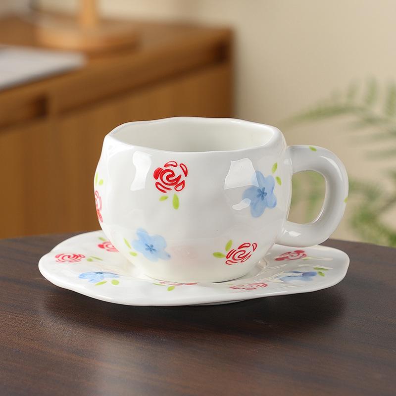 Small floral creative ceramic coffee cup and saucer, hand-squeezed, hand-painted irregular high-value breakfast cup