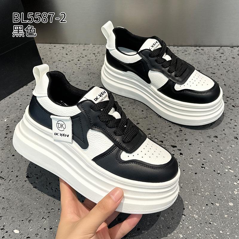 Women's 2026 Spring and Autumn New Lightweight Platform Fashion Comfortable Versatile Casual Board Shoes