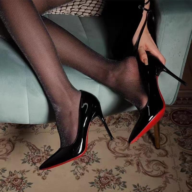 

Black patent leather red-soled high heels pointed head light mouth stiletto high-end sexy single shoes work shoes 43
