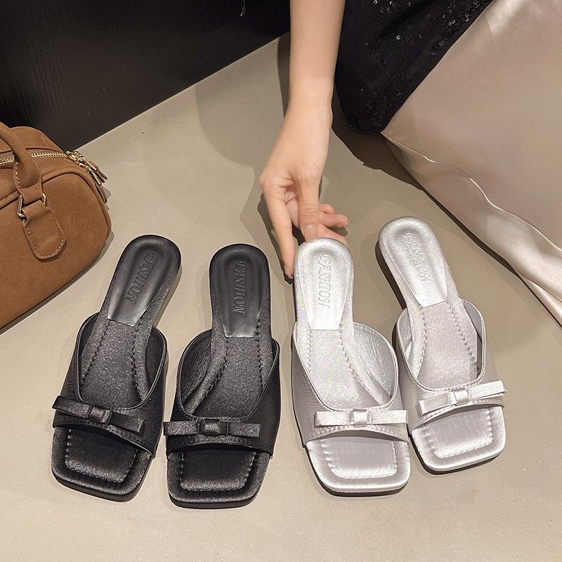 Evening Wind Retro Wedge Sandals French Small Sandals 2025 Spring and Summer New Women's Shoes Silver High Heel One-word Slippers