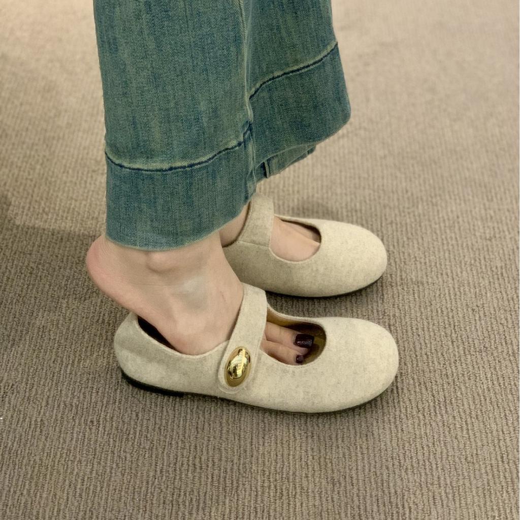 Flat-bottomed Mary Jane Shoes Women's 2025 Autumn Outer Wear New French One-word Buckle Retro Temperament Single Shoes