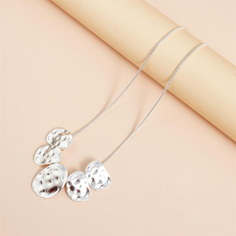 Unconventional Textured Alloy Pendant Necklace Unique Shape Everyday Wear Jewelry For Styles Enthusiasts