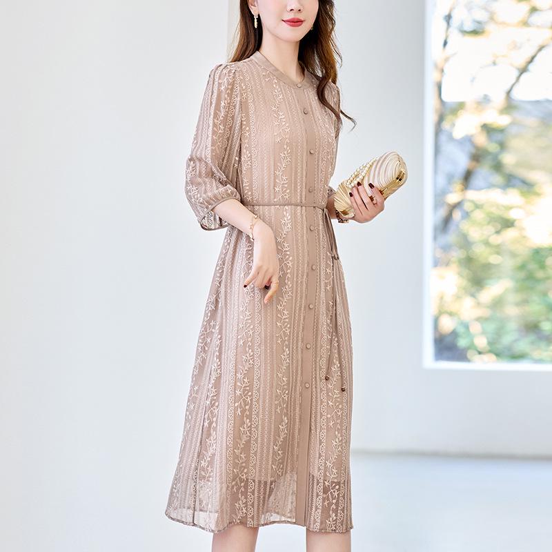 

High-End 100% Mulberry Silk Embroidered Women s Dress - Light Luxury L