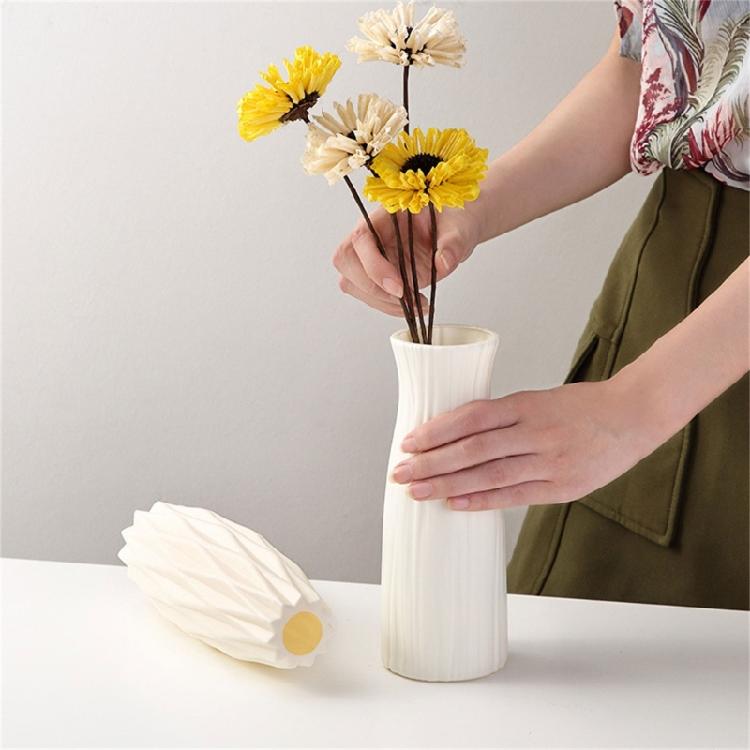 6PCS Elegant Plastic Flower Holder Vases With Subtle Texture Small Storage Bottle For Home Decoration