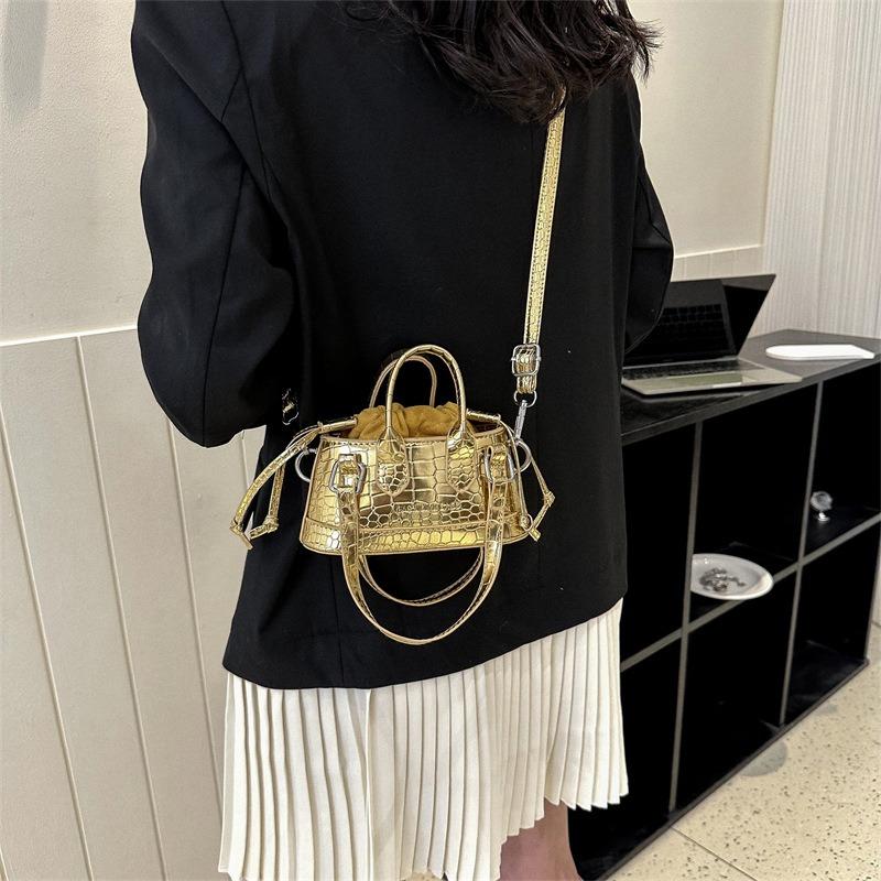 Niche design small bag women's spring new fashion simple hand bag casual commuter messenger bag women's bag