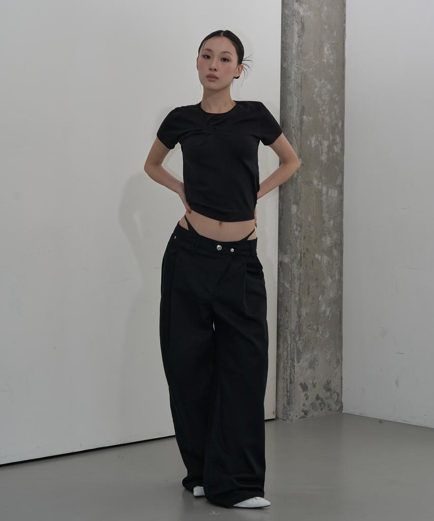 ZIZEMUSEUM Off-Center Tuck Cotton Pants (Black)