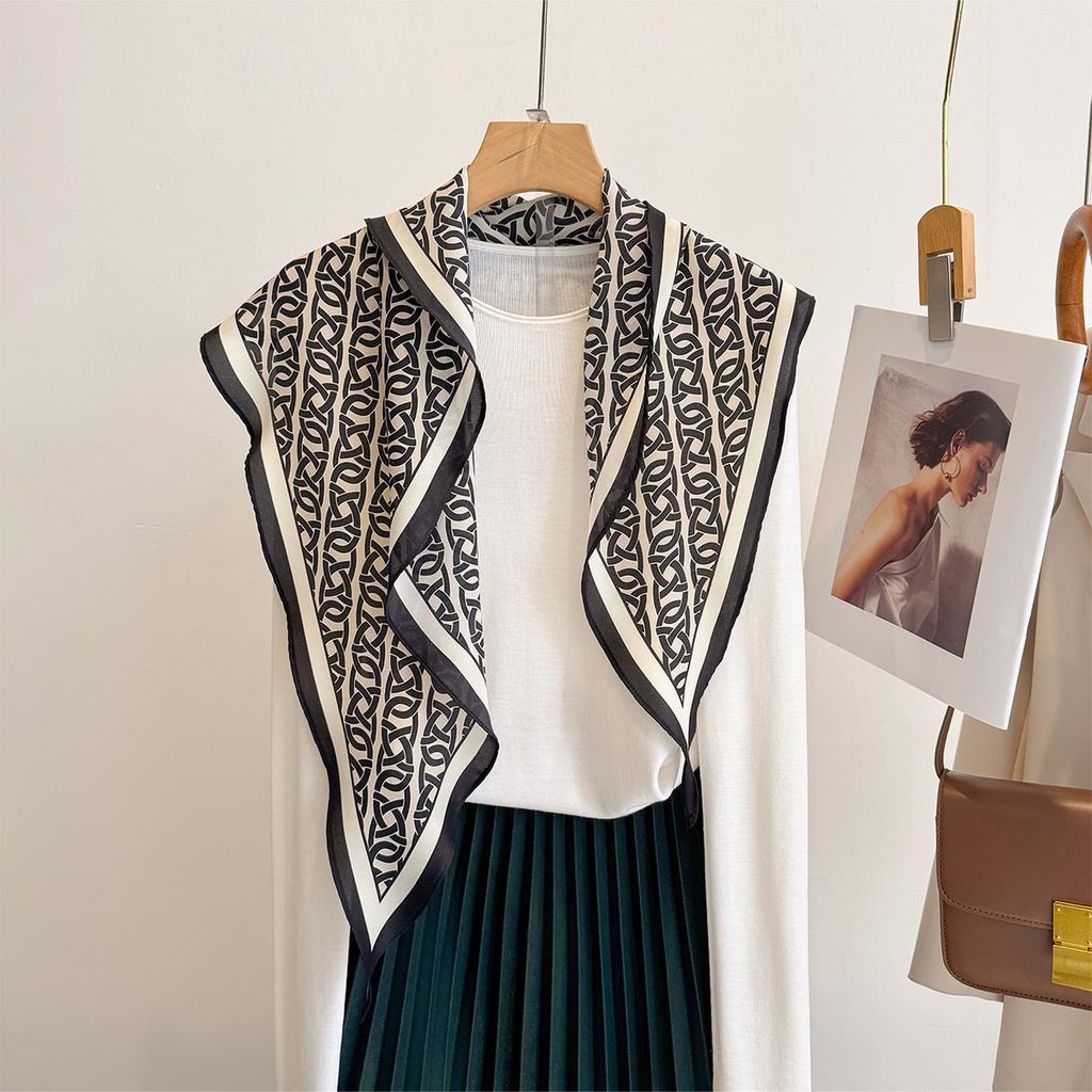 Retro Cashew Print Silk Scarf Accessories Rhombus Versatile Triangle Scarf Spring And Summer Thin Out Clothing With Shawl