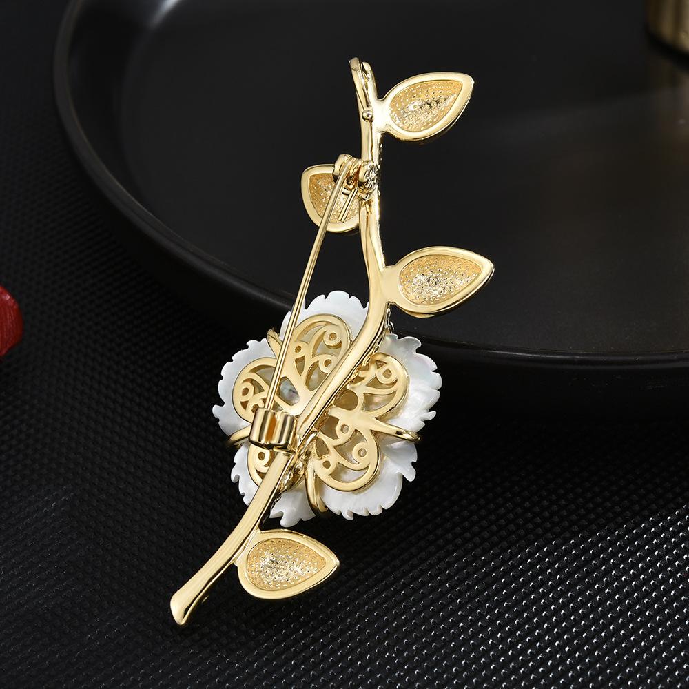 National Style High-End Elegant Natural Fritillary Plum Blossom Brooch Fashionable High-End Shell Magnolia Corsage Women'S Accessories