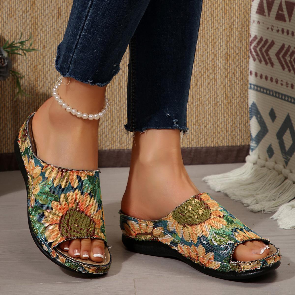 

2025 новые женские тапочки с толстой подошвой, сандалии с одним словом «рыбий рот», большие размеры, сексуальные цветные тапочки на танкетке, можно носить на улице 36