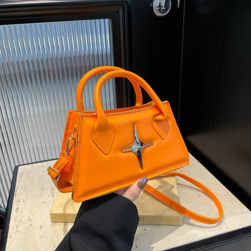 Simple 2025 spring new models, popular foreign style this year, casual commuting, portable shoulder crossbody small square bag woman