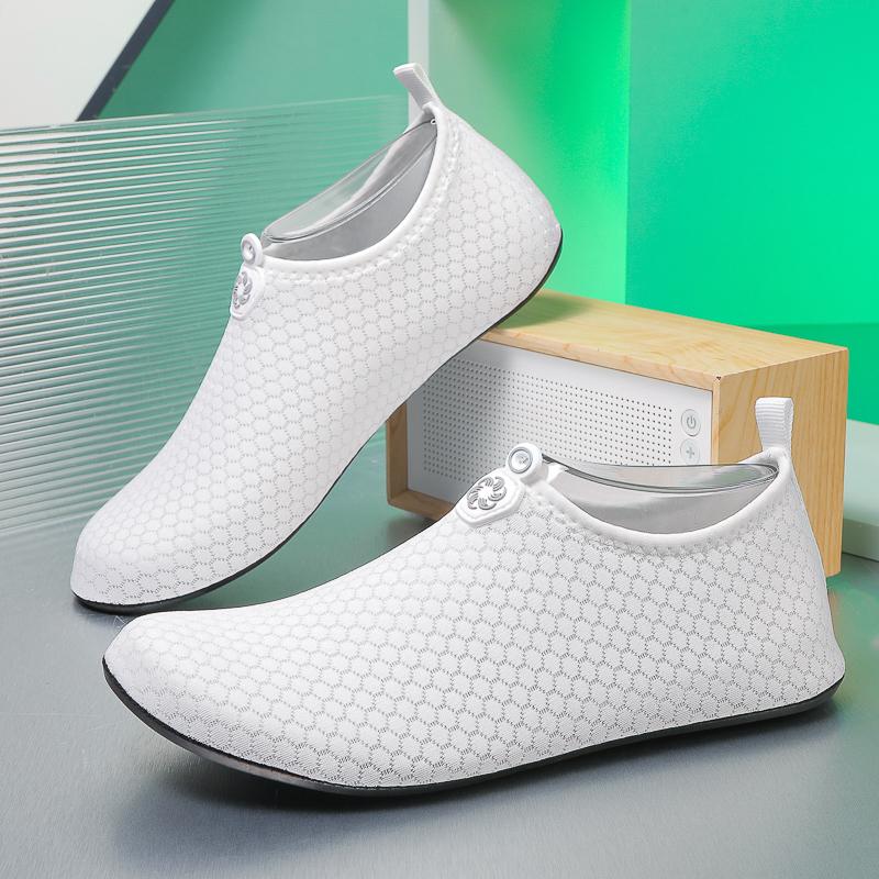 New Design Sneakers Mens Breathable Slip on Mesh Flats Lightweight Casual Walking Shoes Leisure Cool Loafers Hollow Out Sandals