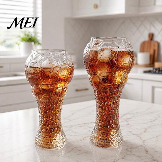 3D Relief Football Mug Soccer Trophy Glass, 400/600ml Capacity Beer Mug, Heavy Duty High Borosilicate Glass Shaped Pint Cup for Home Bar, Gift Sports