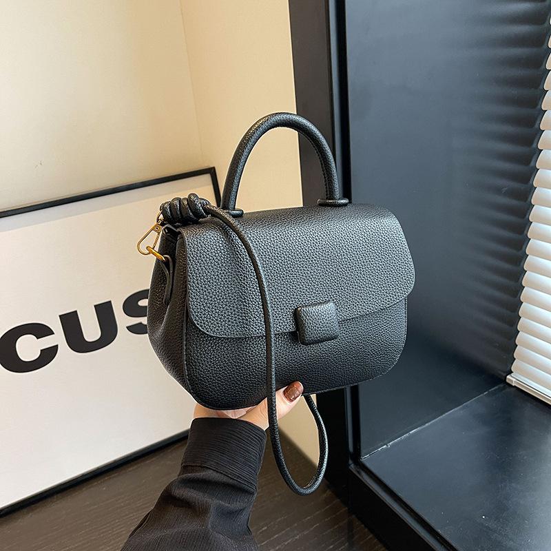 

Нова жіноча сумка 2024 р. Сумка через плече Ретро-універсальна невелика сумка преміум-класу Осінь і зима через плече невелика квадратна сумка чорний