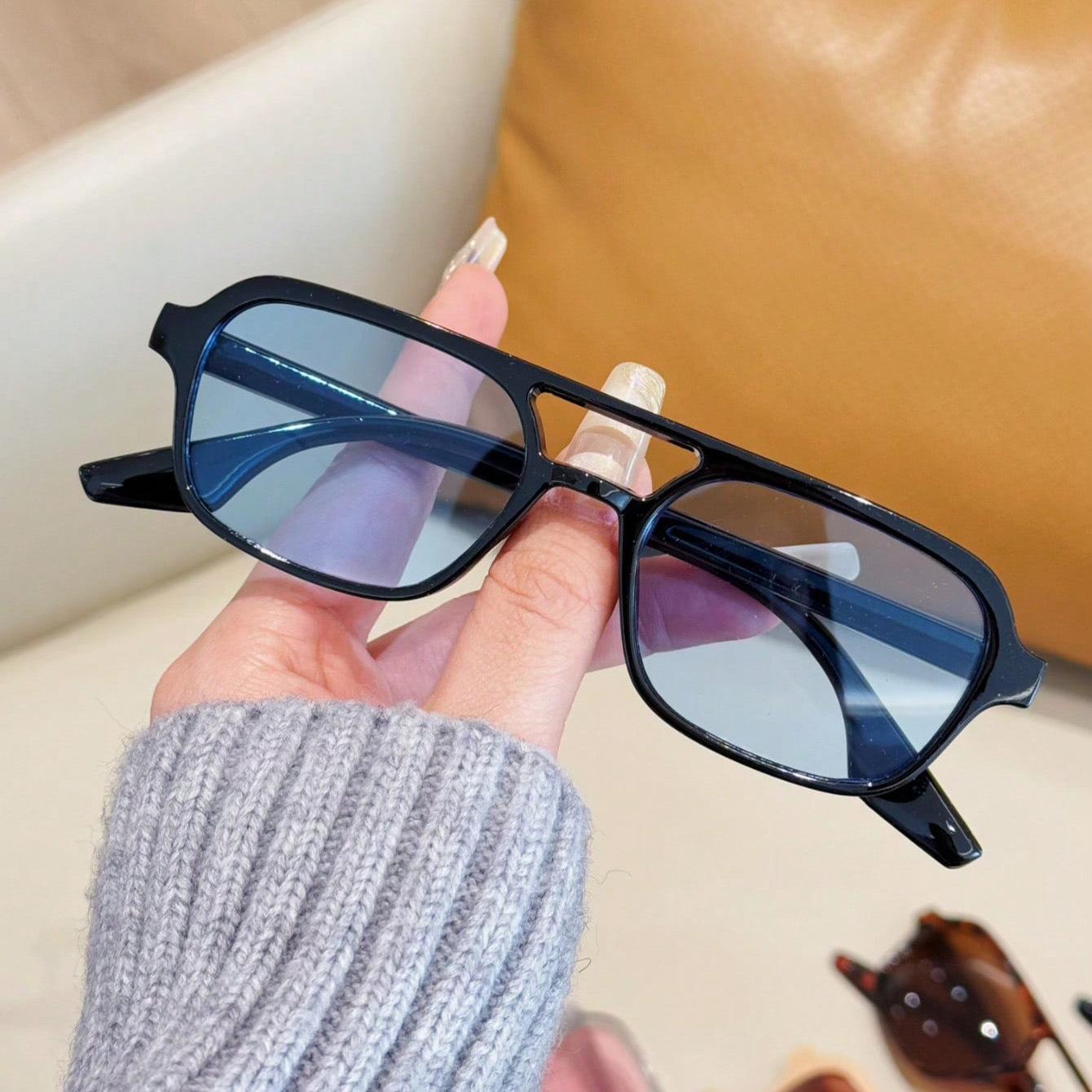 

New Vintage Square Sunglasses Women Retro Fashion Sun Eyewear Black Yellow Candy Colors Eyeglasses 1PC