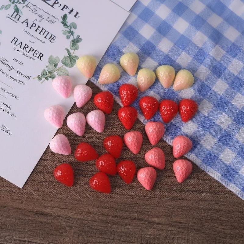 10Pcs Simulation Miniature Strawberry Resin Craft Accessories Handmade 3D Strawberry Decorative Figurine