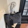 Large capacity tote bag women's 2025 new versatile shoulder handbag casual canvas bag for class commuting