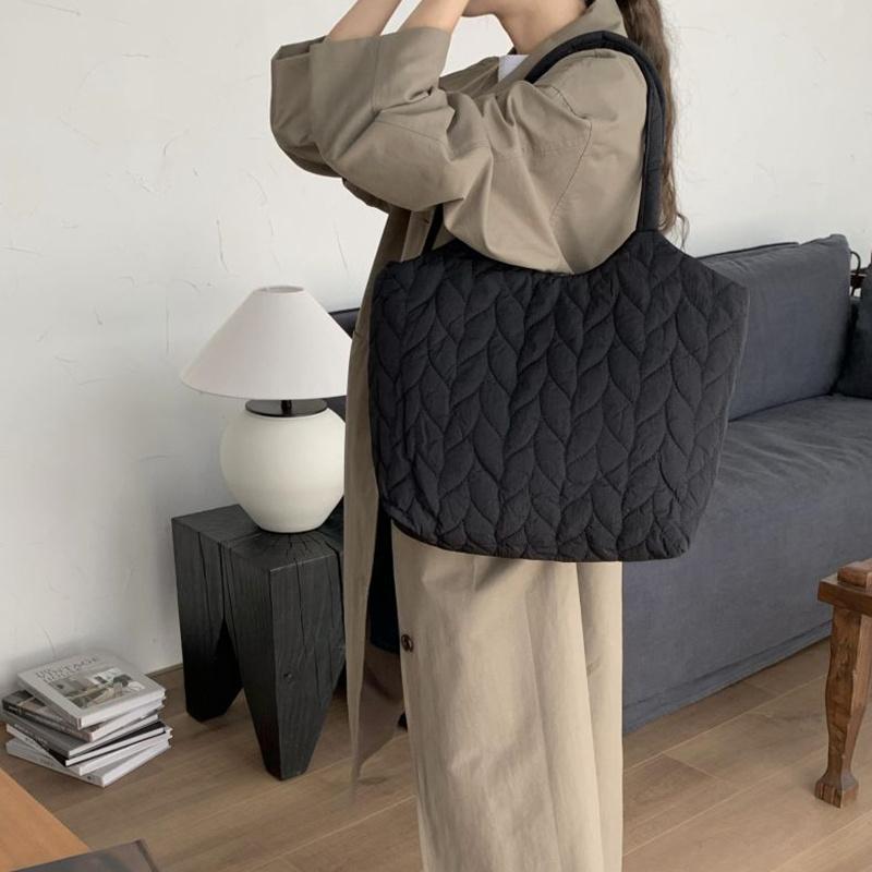 Autumn&Winter Women Puffy Padded Shoulder Bag Large Capacity New Handbag Solid Quilted Tote Bag Embroidered Thread Shopper Bag