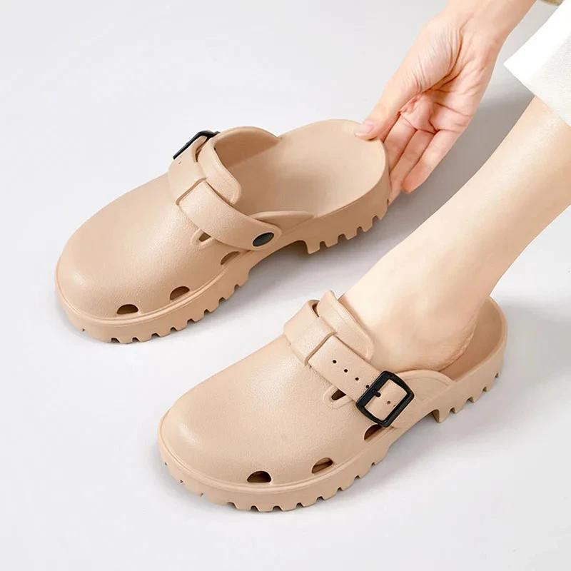 Mode Crestar Damenabsätze Clogs Neue EVA Durchbrochene Sandalen Mode Plateau Quadratische Absätze Moderne Hausschuhe Einfarbig Straßen-Slides Schuhe