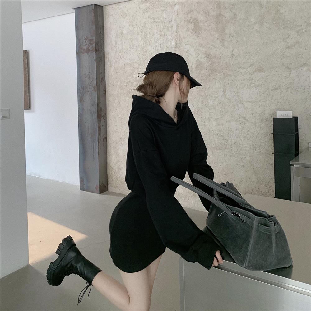 2025 Hepburn Style Black Sweater Dress for Petite Women - Autumn/Winter Collection