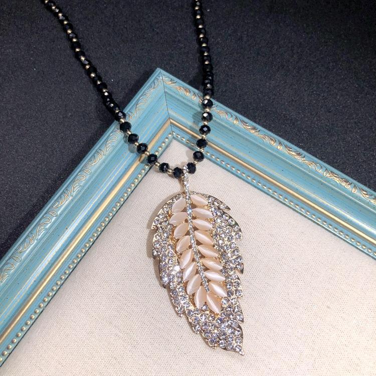 Retro Long Crystal Sweater Chain Women's Versatile Temperament Flower Pendant Necklace Fashion Ethnic Style Hanging Accessories