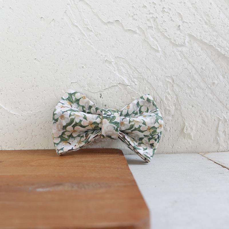 Elegant White Jasmine Cat Collar with Bell - UCC-125 by MUTTCO